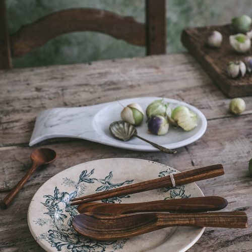 Ihandcrafted wooden utensils