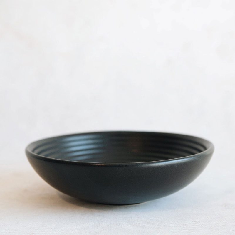 black ceramic serving bowl1