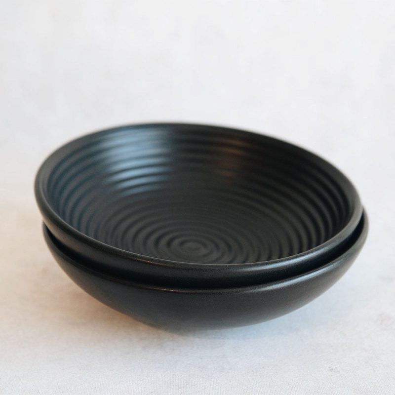 black ceramic serving bowl2