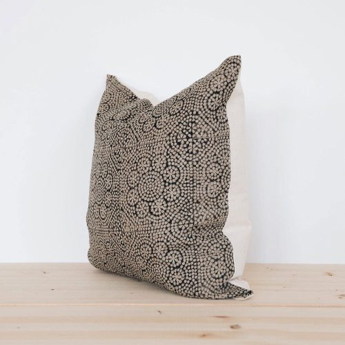 block printed pillow 01211