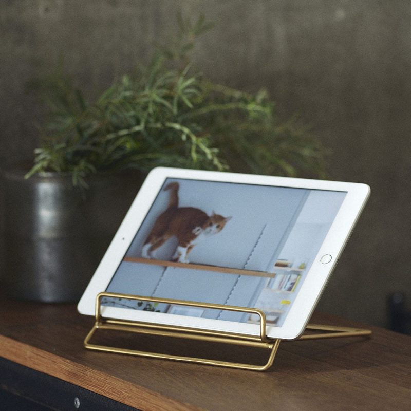 brass book stand2