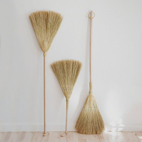 handcrafted brooms2 362a5470 b213 42f9 a3a4 f852828a471f