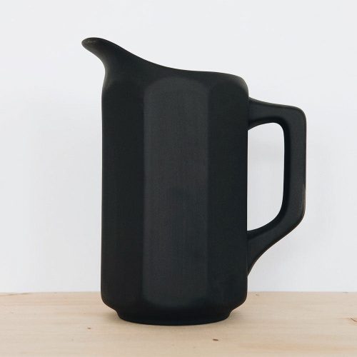 pitcher black1