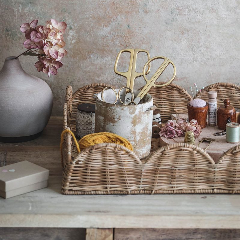 rattan scalloped tray8