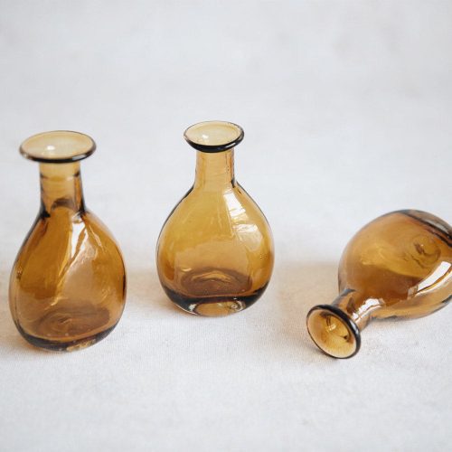 recycled glass bud vase amber2