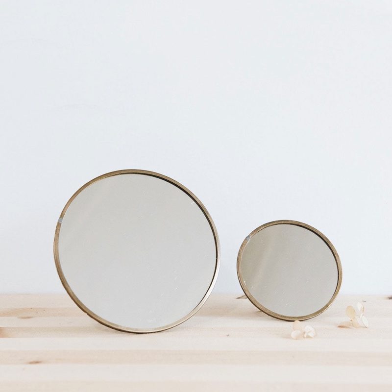 round standing mirrors