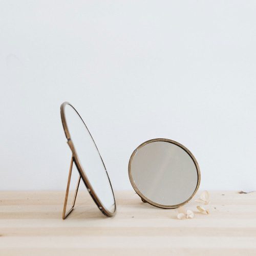 round standing mirrors1