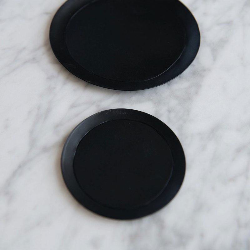 round tray black1