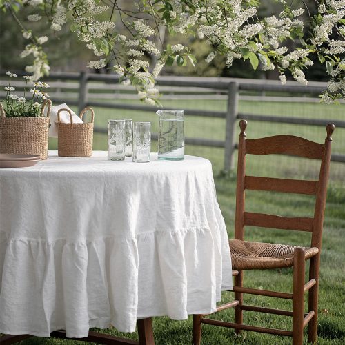 ruffle tablecloth b5d9bcbc 3ff5 4a14 b34a 3597ed25c659