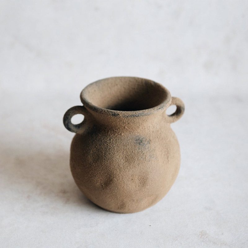 rustic clay vase dark4