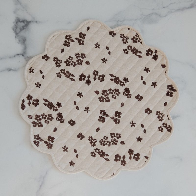 scalloped cotton posy placemat3