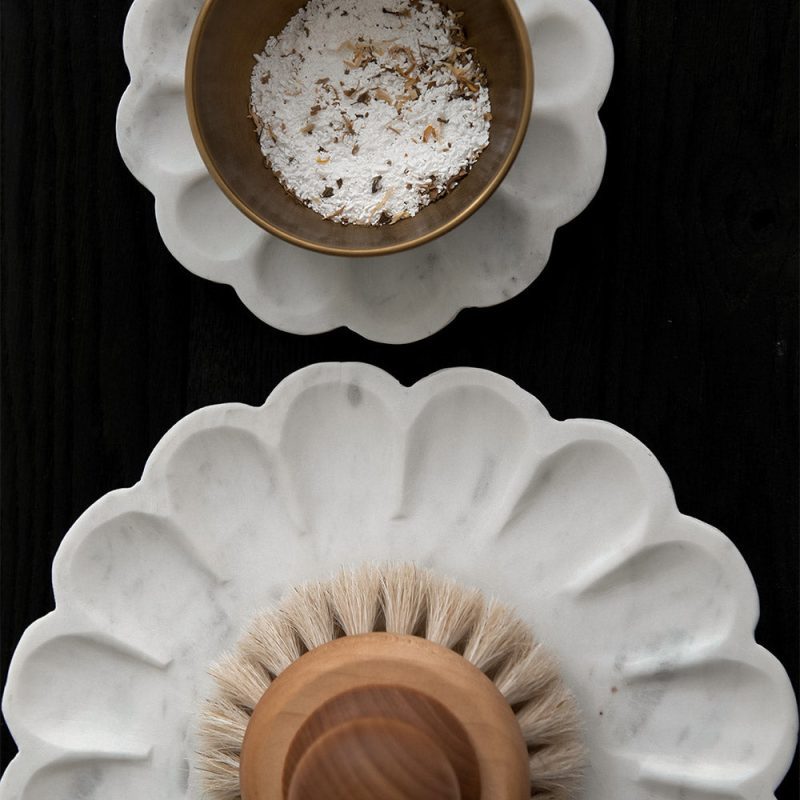 scalloped marble trays3