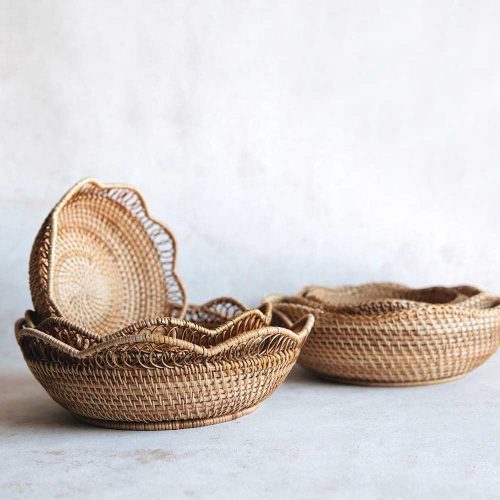 scalloped rattan baskets1 45d0062e 79d9 4989 a157 72cca068b9ab