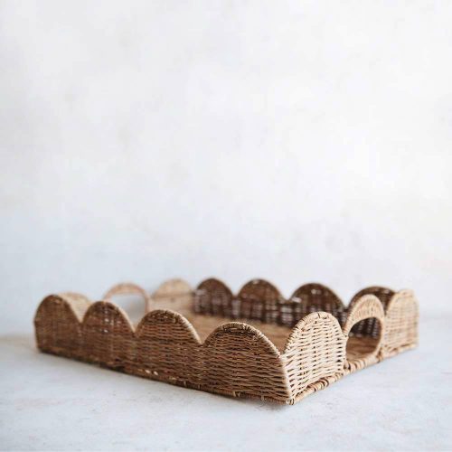 scalloped rattan tray1 4629fe1b 6379 45ce bb99 899ee454c9d5