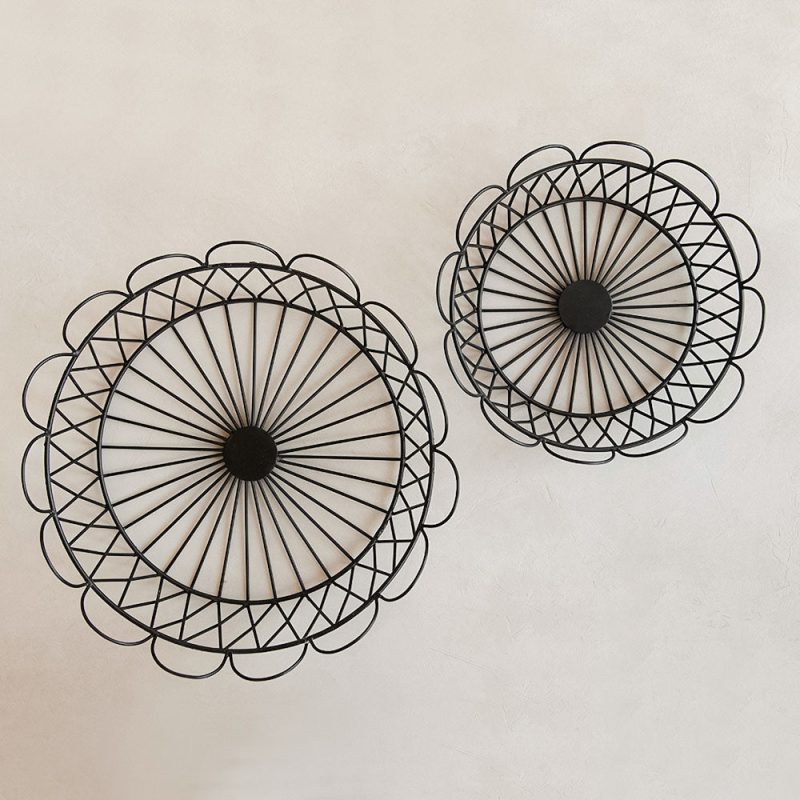 scalloped wire baskets