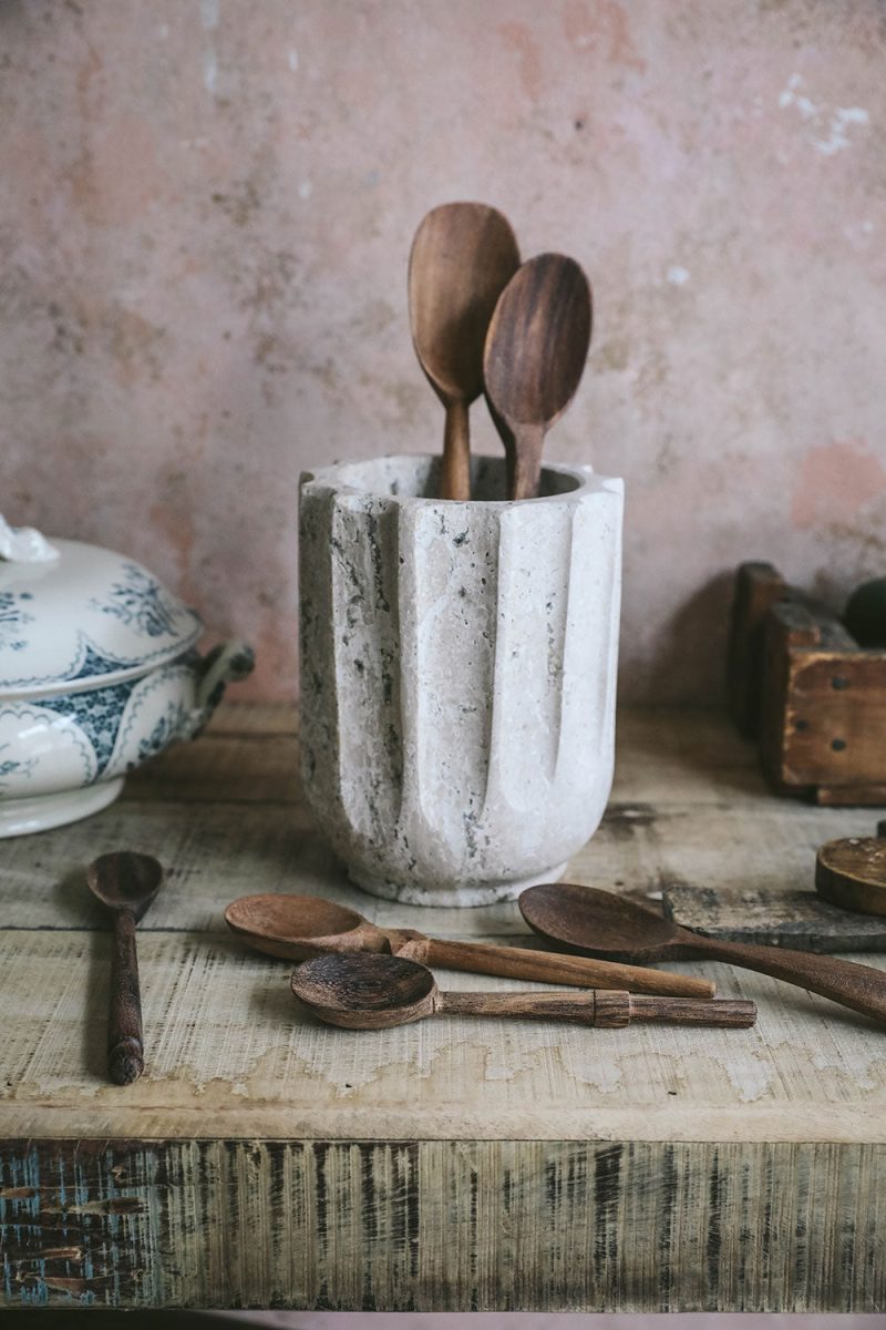 travertine utensil holder3