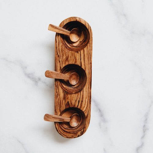 wooden spice bowl with spoons1