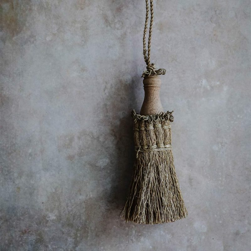 wooden vetiver tassel1 40071d76 44c7 4a6d a417 e4a50ff8d746