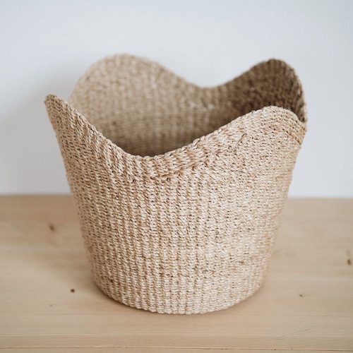 woven scalloped basket1